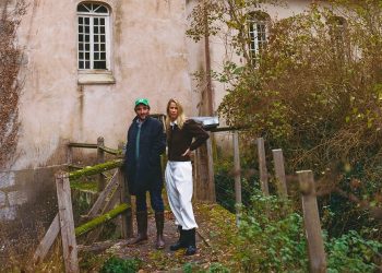 91.530 Le Marais Ushers a French Château Into a New Era