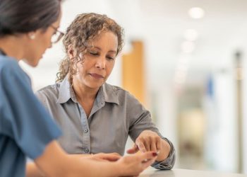 Hims & Hers looks to brick-and-mortar care through Carbon partnership