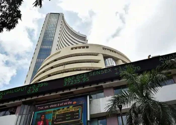 Seven of top 10 firms lose Rs 1.32 lakh cr in market-cap; Reliance biggest drag