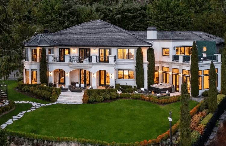 Twitter erupts over price for Russell Wilson’s Washington house which he bought for $6.7 million in 2015