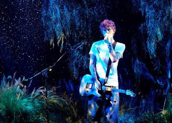 Machine Gun Kelly Billboard Awards 2022