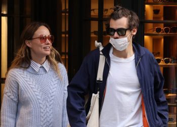 How Olivia Wilde Publicly Supported Her Boyfriend Harry Styles’ New Album Release