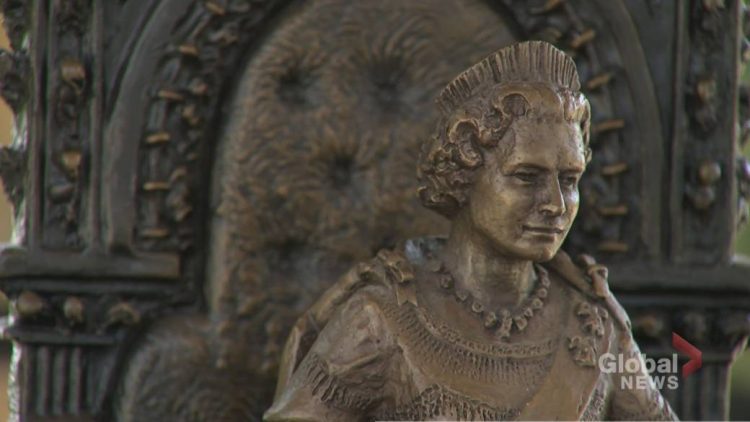 Click to play video: 'Canadian sculptor reflects on connection to Queen Elizabeth II'
