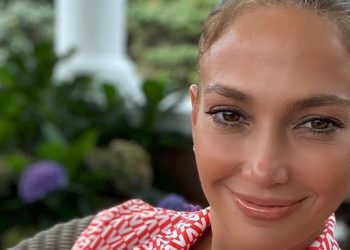 The 25 Best Anti-Aging Skincare Products Loved by Celebs