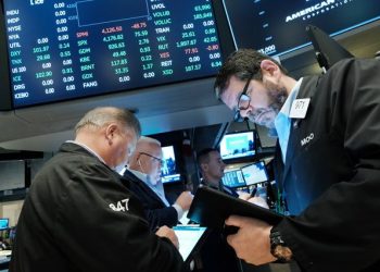 The Stock Market Has Further to Fall, Technical Analysts Say. Here's How Much.