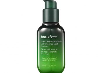 Innisfree Intensive Hydrating Serum with Green Tea Seed green bottle with pump cap on white background