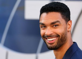 Regé-Jean Page Speaks Out On 'Bridgerton' Recasting The Duke of Hastings