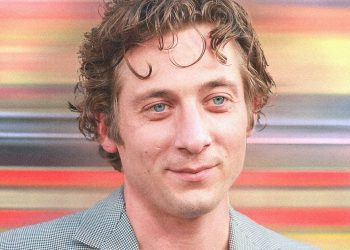 Jeremy Allen White Reflects on ‘The Bear’ and Season Two