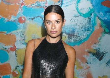 Lea Michele Poses At ‘Funny Girl’ & Shares Throwback Of ‘Glee’ – Hollywood Life