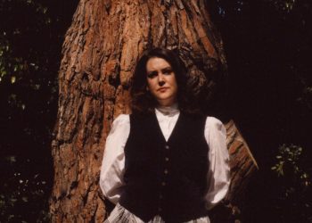 Melanie Lynskey on ’Yellowjackets,’ ‘Candy,’ and Taking on Dark Roles