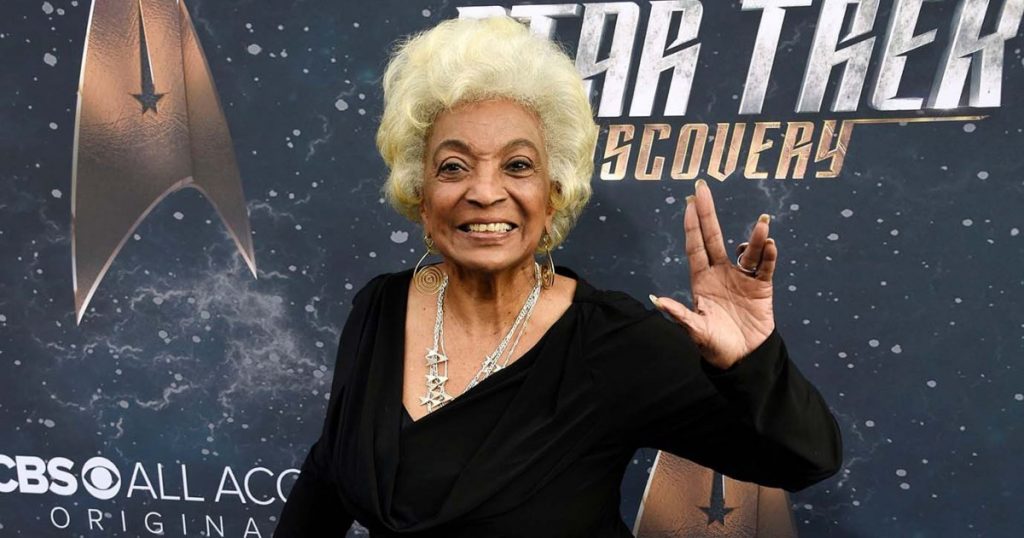 Star Trek's Nichelle Nichols Dead at 89: Celebs React