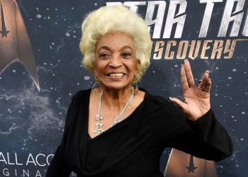 Star Trek's Nichelle Nichols Dead at 89: Celebs React