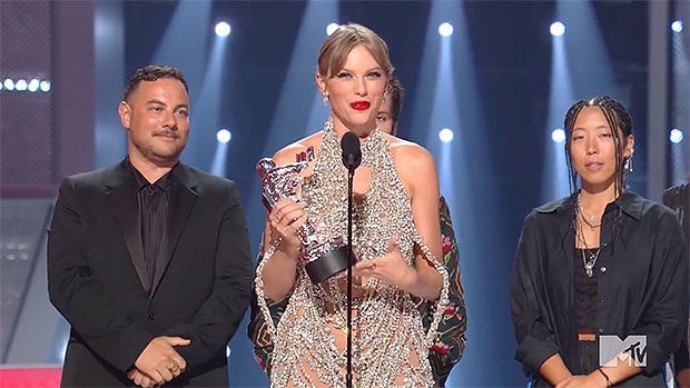 Taylor Swift Announces Surprise Album ‘Midnights’ After VMAs – Hollywood Life