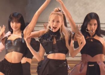 Watch Blackpink's MTV VMAs 2022 Performance of ‘Pink Venom’
