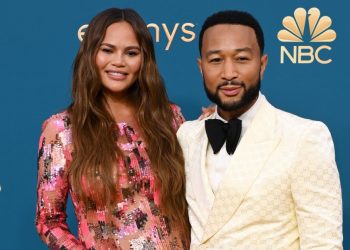 Chrissy Teigen Bump Pictures: Rainbow Baby Pregnancy Photos