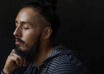 How to Be Mindful of Your Emotions: 7 Ways