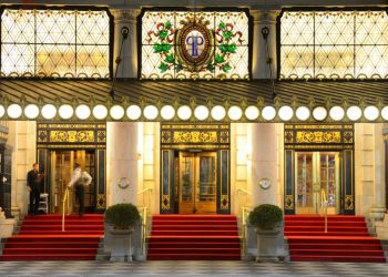 the plaza hotel new york city entrance plazacore trend inspo