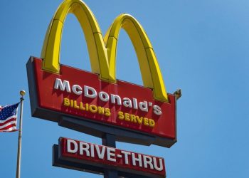 Fast food giants pump millions into ‘Save Local Restaurants’ coalition fighting California wage law 