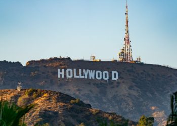 Hollywood’s Covid-19 Protocols Remain In Place As Negotiations Continue – Deadline