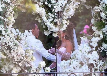 Teresa Giudice’s Wedding Teaser Debuts At BravoCon: Video – Hollywood Life