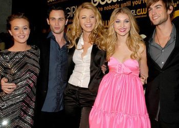 new york city, ny   september 18 l r leighton meester, penn badgley, blake lively, taylor momsen, chace crawford, ed westwick and gossip girl cast attend the cw network premieres gossip girl at tenjune on september 18, 2007 in new york city photo by clint spauldingpatrick mcmullan via getty images