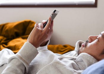 What to Say When Calling in Sick with Depression: Examples and More