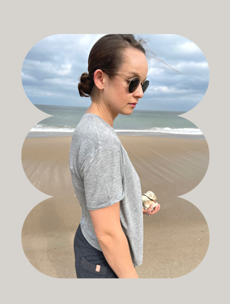 perfect tee review grey on beach sharon quinn feature image blogilates